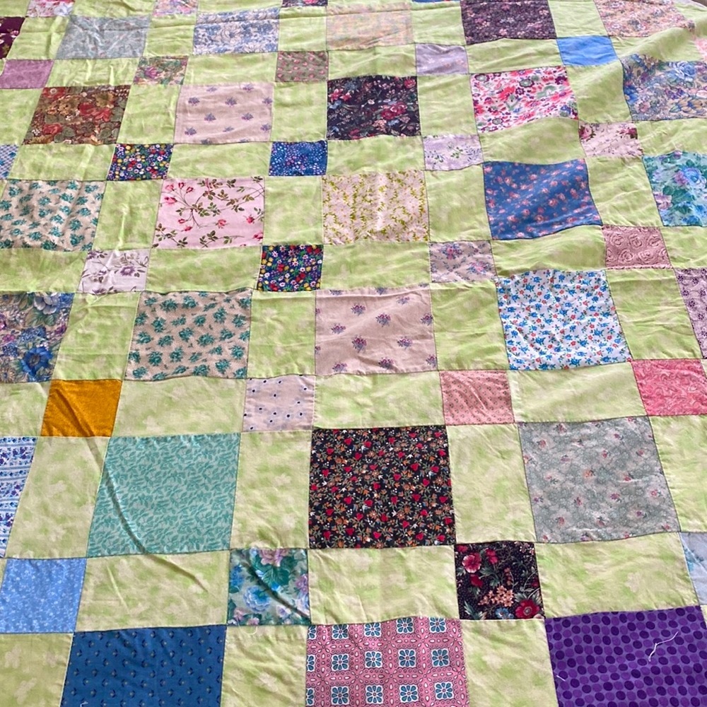 Beautiful light green quilt TOP - hand made - Picture 6 of 10
